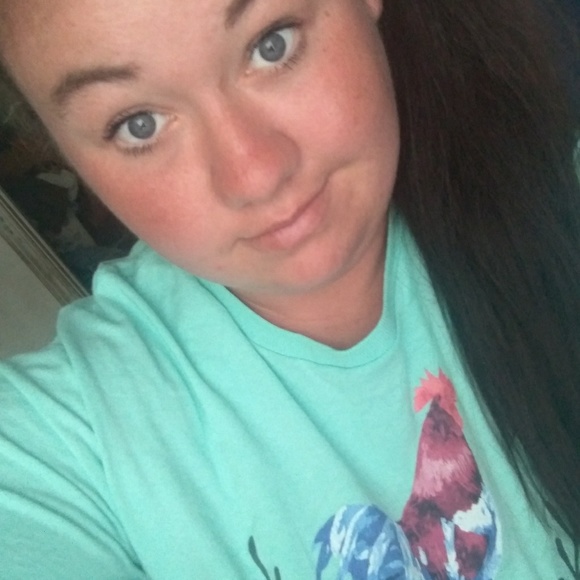 Meet your Posher, Caitlin - Picture 1 of 1